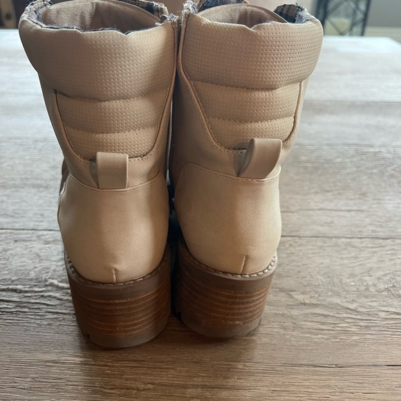 Crown Vintage Marley Boot Women’s Lace-Up Tan Utility Boots with Padded Ankle - Picture 4 of 9